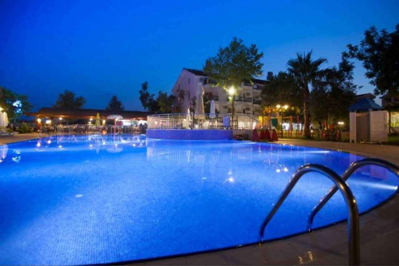 Side Suite Hotel Exterior photo